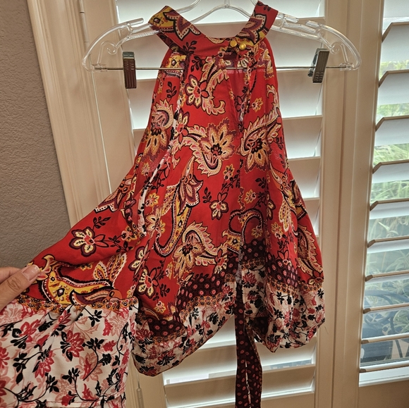 Ups & Down crop top size medium - Picture 3 of 8